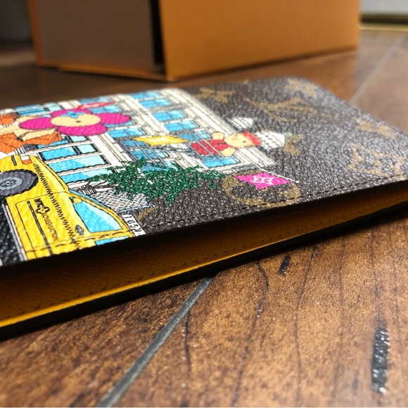 **SOLD**Louis Vuitton Passport Cover - Picture 12 of 12